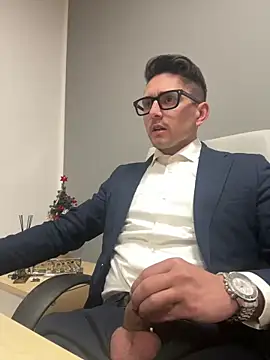 masterboss  online show from December 15, 2025, 1:28 pm