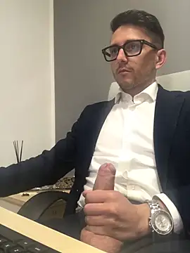 Snapshot of masterboss_ chatting on May 5, 2026, 12:30 pm masterboss online show from May 5, 2026, 12:30 pm
