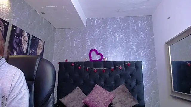 emma  smith1 online show from September 10, 2025, 9:08 am