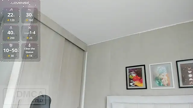 emma  smith1 online show from April 16, 2026, 1:01 pm