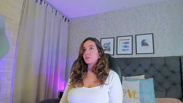 emma  smith1 online show from March 21, 2025, 11:12 am