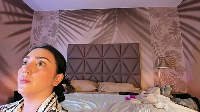 Snapshot of LIAH_IZUMI chatting on February 20, 2026, 1:24 pm LIAH IZUMI online show from February 20, 2026, 1:24 pm