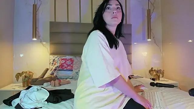 Snapshot of LIAH_IZUMI chatting on February 11, 2026, 1:22 pm LIAH IZUMI online show from February 11, 2026, 1:22 pm