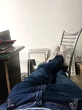 lund lol online show from October 24, 2025, 10:36 am