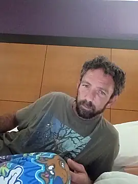 Snapshot of Treemandude chatting on October 31, 2025, 6:15 pm Treemandude online show from October 31, 2025, 6:15 pm