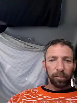 Snapshot of Treemandude chatting on December 16, 2025, 5:39 pm Treemandude online show from December 16, 2025, 5:39 pm