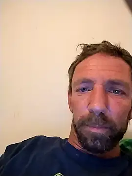 Snapshot of Treemandude chatting on January 7, 2026, 12:04 am Treemandude online show from January 7, 2026, 12:04 am