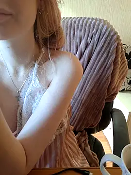 Elza kom online show from December 1, 2025, 5:41 am