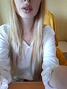 Elza kom online show from September 13, 2025, 4:01 am