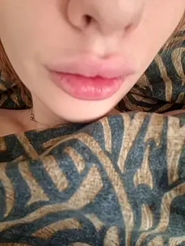 Snapshot of Elza_kom chatting on January 16, 2026, 6:39 am Elza kom online show from January 16, 2026, 6:39 am