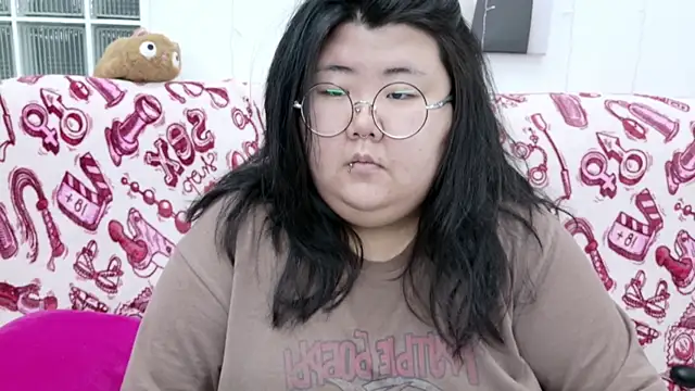 Snapshot of Nadine_asian chatting on March 3, 2026, 9:05 am Nadine asian online show from March 3, 2026, 9:05 am