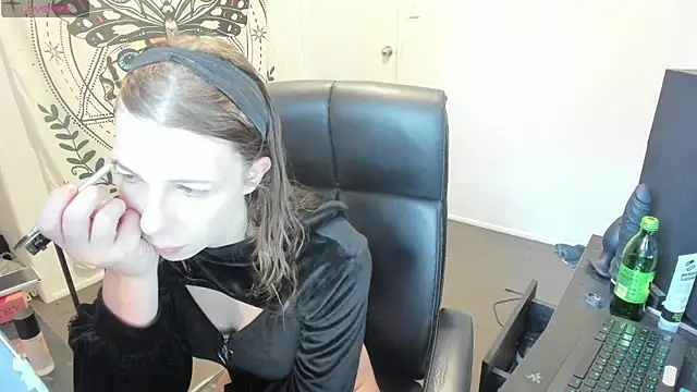 Snapshot of Ts-lucy-lux chatting on July 22, 2026, 9:28 pm Ts-lucy-lux online show from July 22, 2026, 9:28 pm