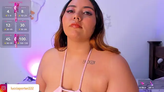 Snapshot of LucciaPorter chatting on December 20, 2024, 12:52 am LucciaPorter online show from December 20, 2024, 12:52 am