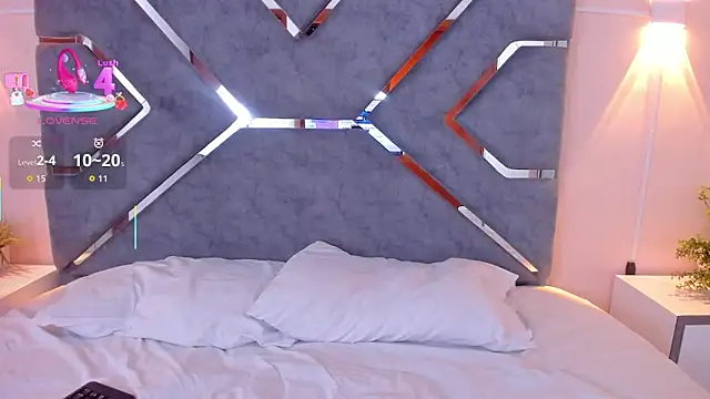 Snapshot of LucciaPorter chatting on November 3, 2025, 8:34 pm LucciaPorter online show from November 3, 2025, 8:34 pm