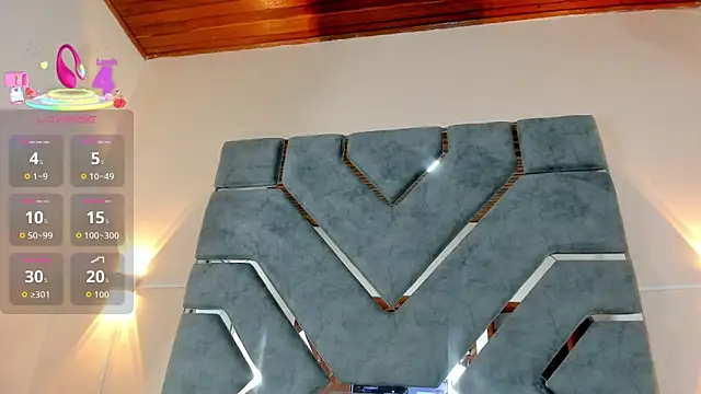 Snapshot of LucciaPorter chatting on January 8, 2026, 8:04 pm LucciaPorter online show from January 8, 2026, 8:04 pm