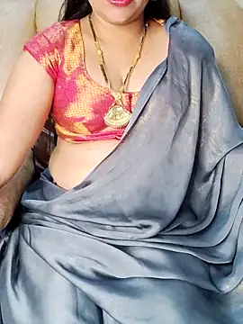 Snapshot of Traditional_Housewife_ chatting on February 18, 2025, 1:32 am Traditional Housewife  online show from February 18, 2025, 1:32 am