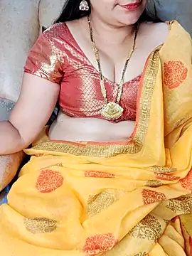 Snapshot of Traditional_Housewife_ chatting on February 15, 2025, 3:50 pm Traditional Housewife  online show from February 15, 2025, 3:50 pm