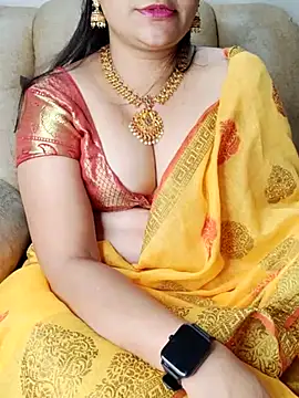 Snapshot of Traditional_Housewife_ chatting on February 20, 2025, 5:30 pm Traditional Housewife  online show from February 20, 2025, 5:30 pm