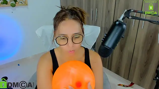 isa loves cum online show from March 12, 2026, 11:20 pm