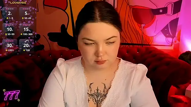 RosieMoons online show from April 2, 2026, 7:42 pm