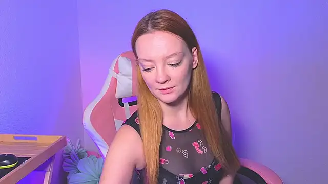 Snapshot of Radiants_two chatting on October 18, 2025, 4:31 pm Radiants two online show from October 18, 2025, 4:31 pm