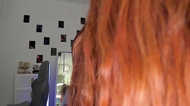 Aliceginger99 online show from May 6, 2026, 1:15 pm