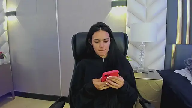 ChloeHarper  online show from March 19, 2026, 11:43 am