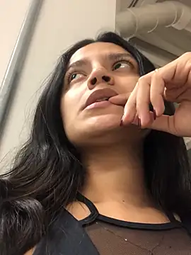 Snapshot of Gia_Mazzon chatting on March 13, 2025, 12:05 am Gia Mazzon online show from March 13, 2025, 12:05 am