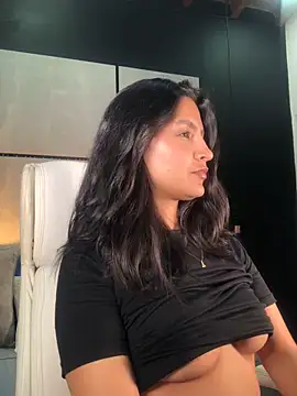 Snapshot of Gia_Mazzon chatting on March 3, 2025, 10:31 pm Gia Mazzon online show from March 3, 2025, 10:31 pm
