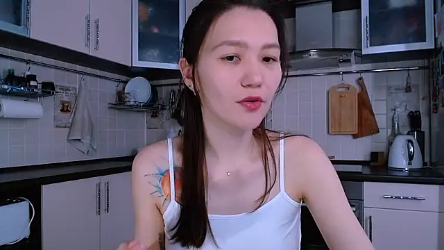 Snapshot of Kelly_Yon chatting on March 24, 2026, 6:24 am Kelly Yon online show from March 24, 2026, 6:24 am