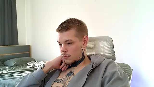 DENIS HERE online show from June 5, 2026, 4:13 pm