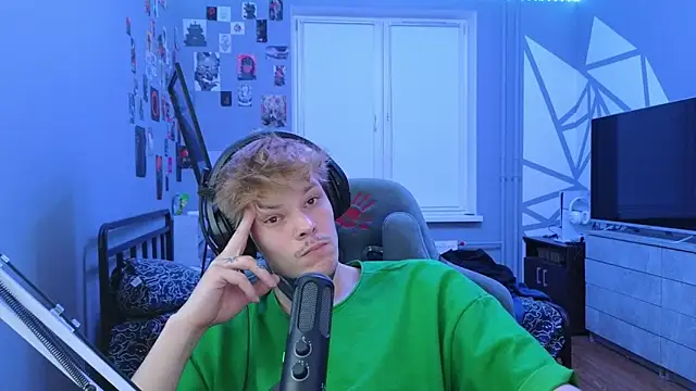 DENIS HERE online show from March 22, 2025, 8:37 pm