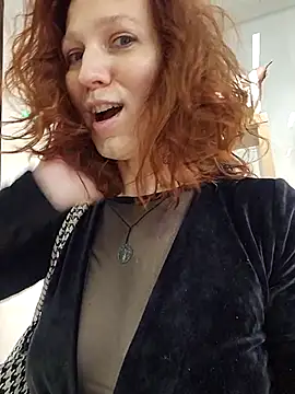 Exhibitionsplit online show from December 3, 2025, 11:31 am