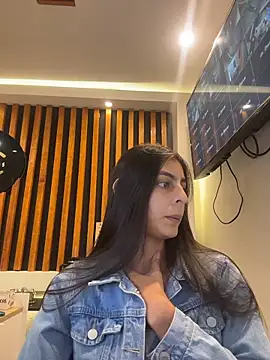 cristel 17 online show from February 25, 2026, 1:39 am