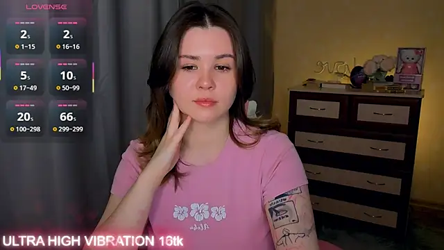 Snapshot of cutie_mili chatting on April 3, 2026, 9:05 am cutie mili online show from April 3, 2026, 9:05 am