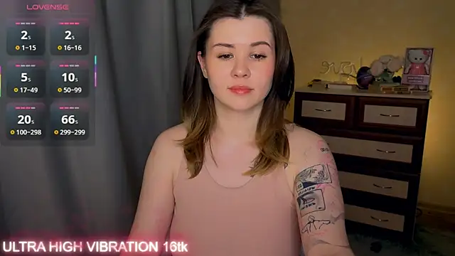 Snapshot of cutie_mili chatting on April 10, 2026, 10:11 am cutie mili online show from April 10, 2026, 10:11 am