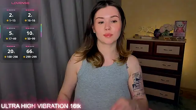 Snapshot of cutie_mili chatting on April 7, 2026, 9:22 am cutie mili online show from April 7, 2026, 9:22 am