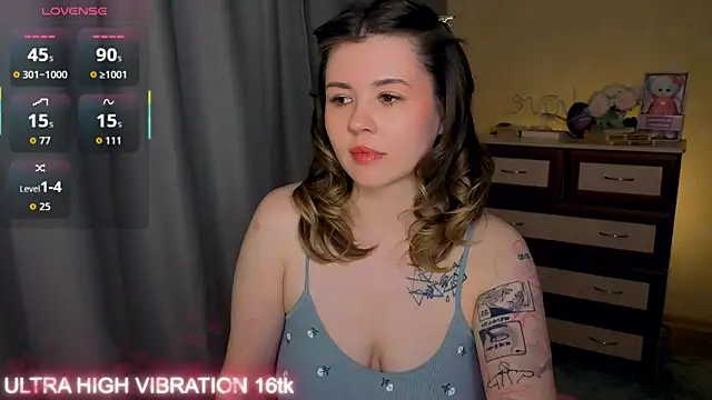 Snapshot of cutie_mili chatting on April 11, 2026, 12:20 pm cutie mili online show from April 11, 2026, 12:20 pm