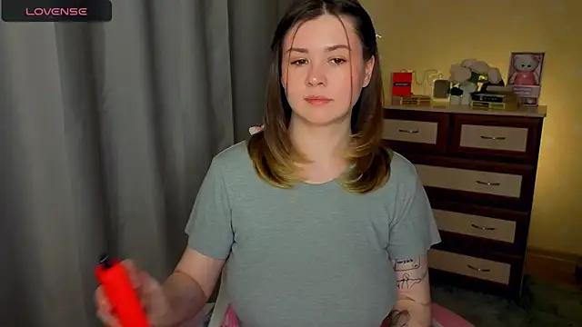 Snapshot of cutie_mili chatting on April 25, 2026, 10:40 am cutie mili online show from April 25, 2026, 10:40 am