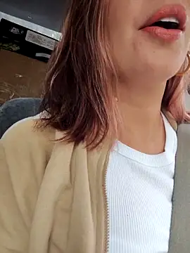 scarlett moore online show from December 5, 2025, 4:49 pm