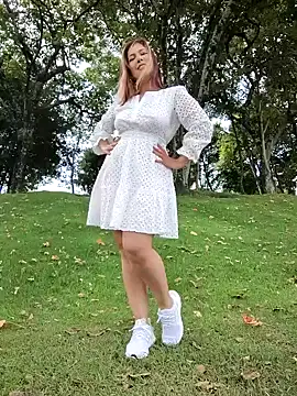 scarlett moore online show from February 4, 2026, 7:31 pm