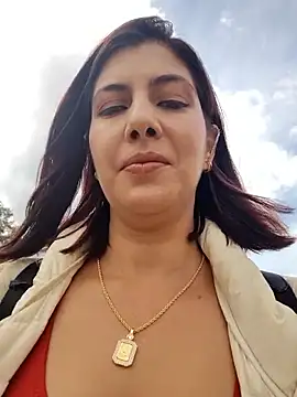 scarlett moore online show from October 27, 2025, 2:07 pm