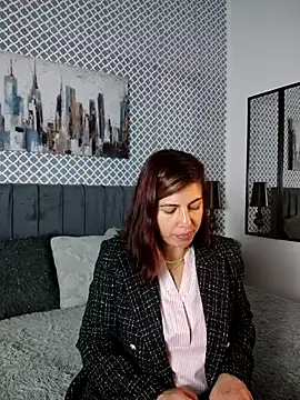 scarlett moore online show from November 14, 2025, 2:32 pm