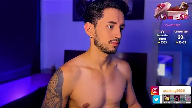 AxelKing1326 online show from February 12, 2026, 10:42 pm