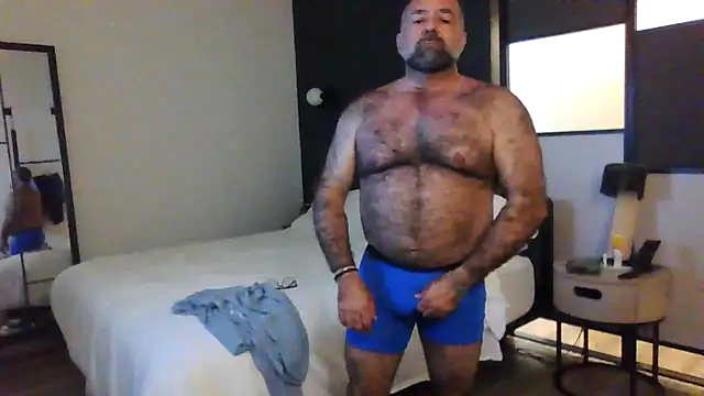 chainjulious online show from April 28, 2026, 4:44 pm