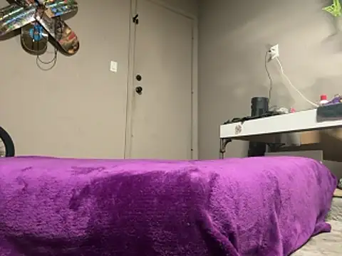 Intokink06 online show from November 18, 2025, 4:27 am