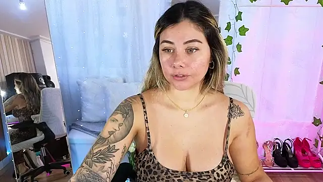 Tawny cox online show from November 16, 2025, 9:47 am