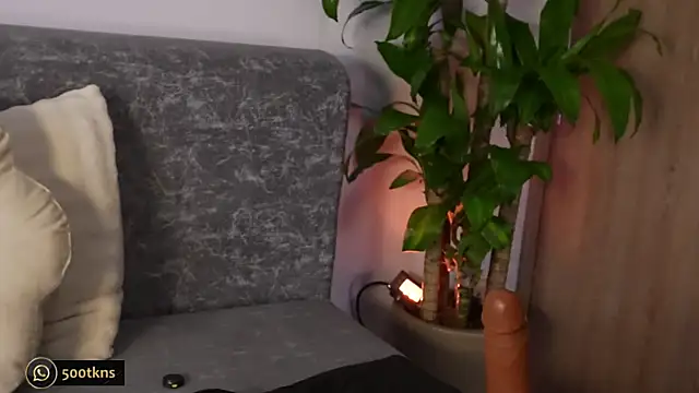 katie cruz online show from November 5, 2025, 11:13 am