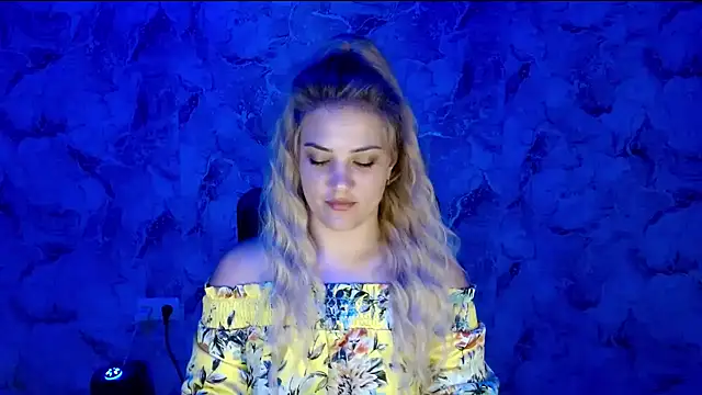 Snapshot of nika_gold1 chatting on June 15, 2026, 2:50 pm nika gold1 online show from June 15, 2026, 2:50 pm