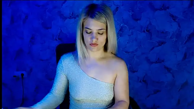 Snapshot of nika_gold1 chatting on October 15, 2025, 1:08 pm nika gold1 online show from October 15, 2025, 1:08 pm